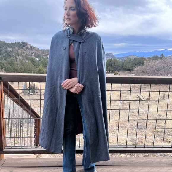 Vintage WW2 Nurses Blue Gray Wool Cape / Standard-ized Apparel Co Military 1940s - Picture 1 of 7